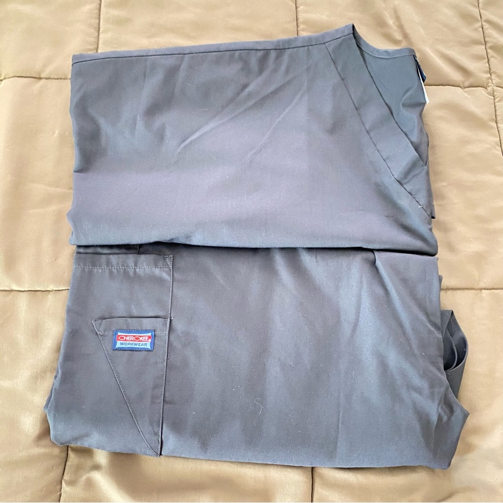 👗 Dickies Charcoal Gray Scrub SET 2X top and 3X pants. NWOT